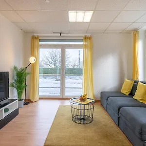 beautiful-apartment-for-9-with-2-br-cosy-kitchen.hamburg-hotels-de.com/