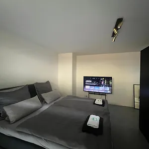 suite-one_einsteinstrae.getmunichhotels.com/